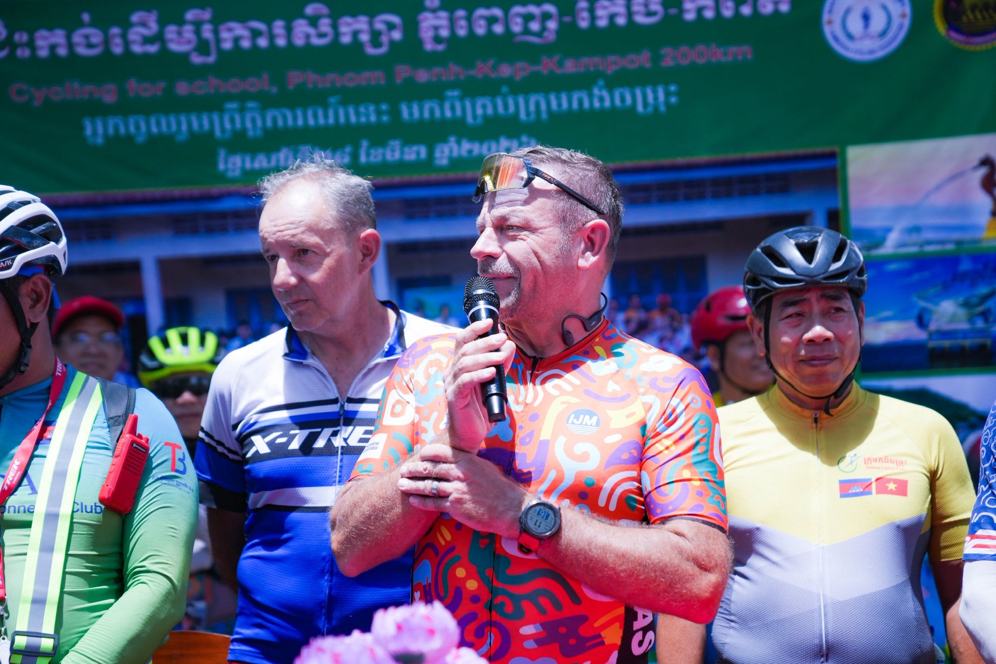 ជិះកង់ក្នុងស្មារតីកាយរឹទ្ធិកម្ម និងបុព្វហេតុជាតិ