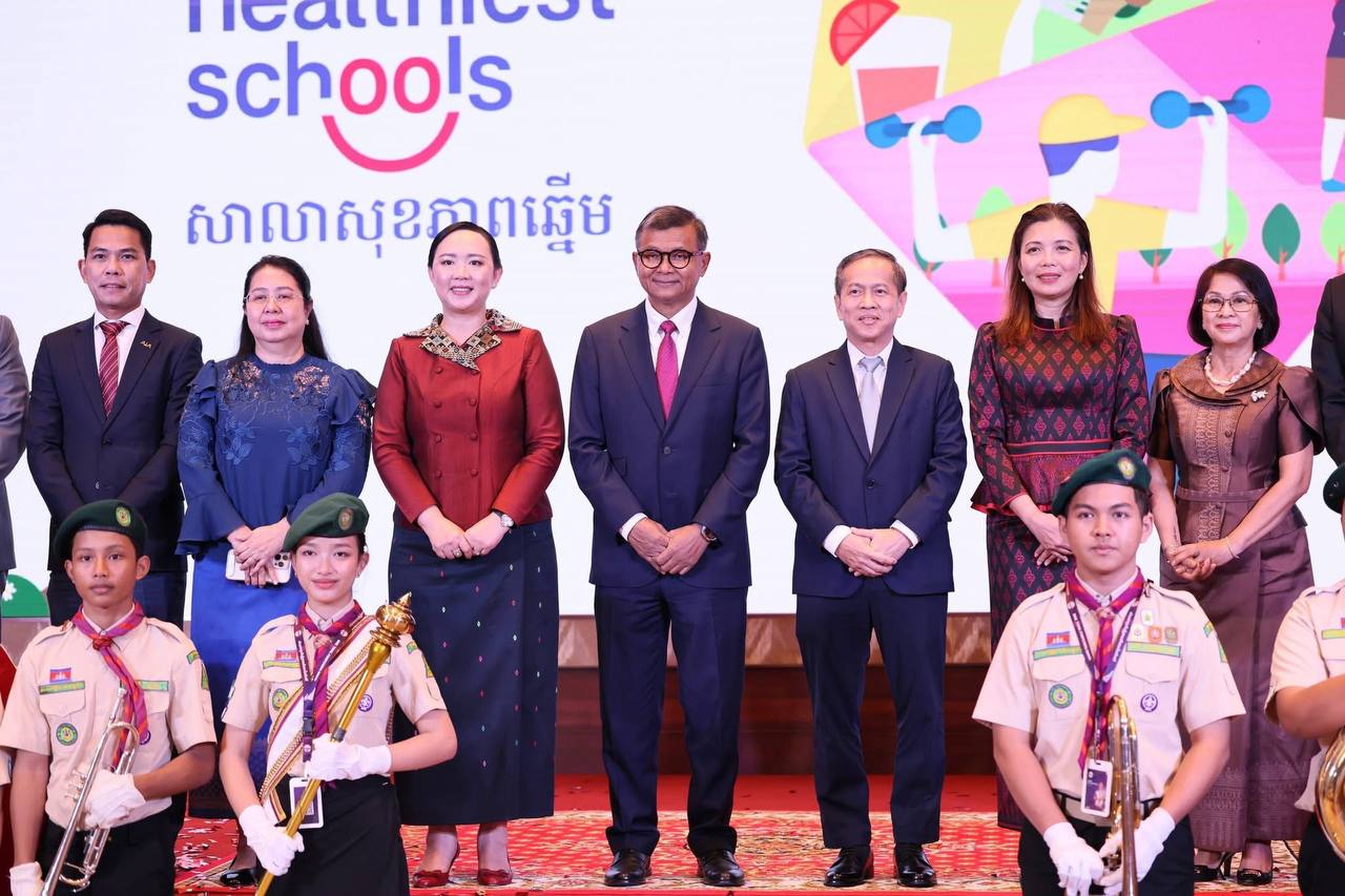កីឡាផ្សារភ្ជាប់សុខភាព រដ្ឋមន្ដ្រីអប់រំ គាំទ្រសាលាសុខភាពឆ្នើម លើកកម្ពស់ការសិក្សារបស់សិស្សានុសិស្ស