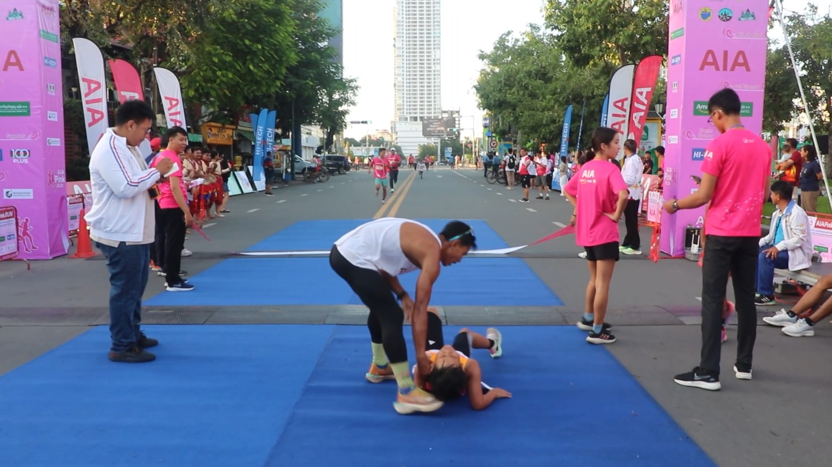 រត់ប្រណាំងហើយនៅមានអារម្មណ៍ហត់នៅឡើយ អ្នកមិនគួរអង្គុយ ឬដេកស្ងៀមទេ