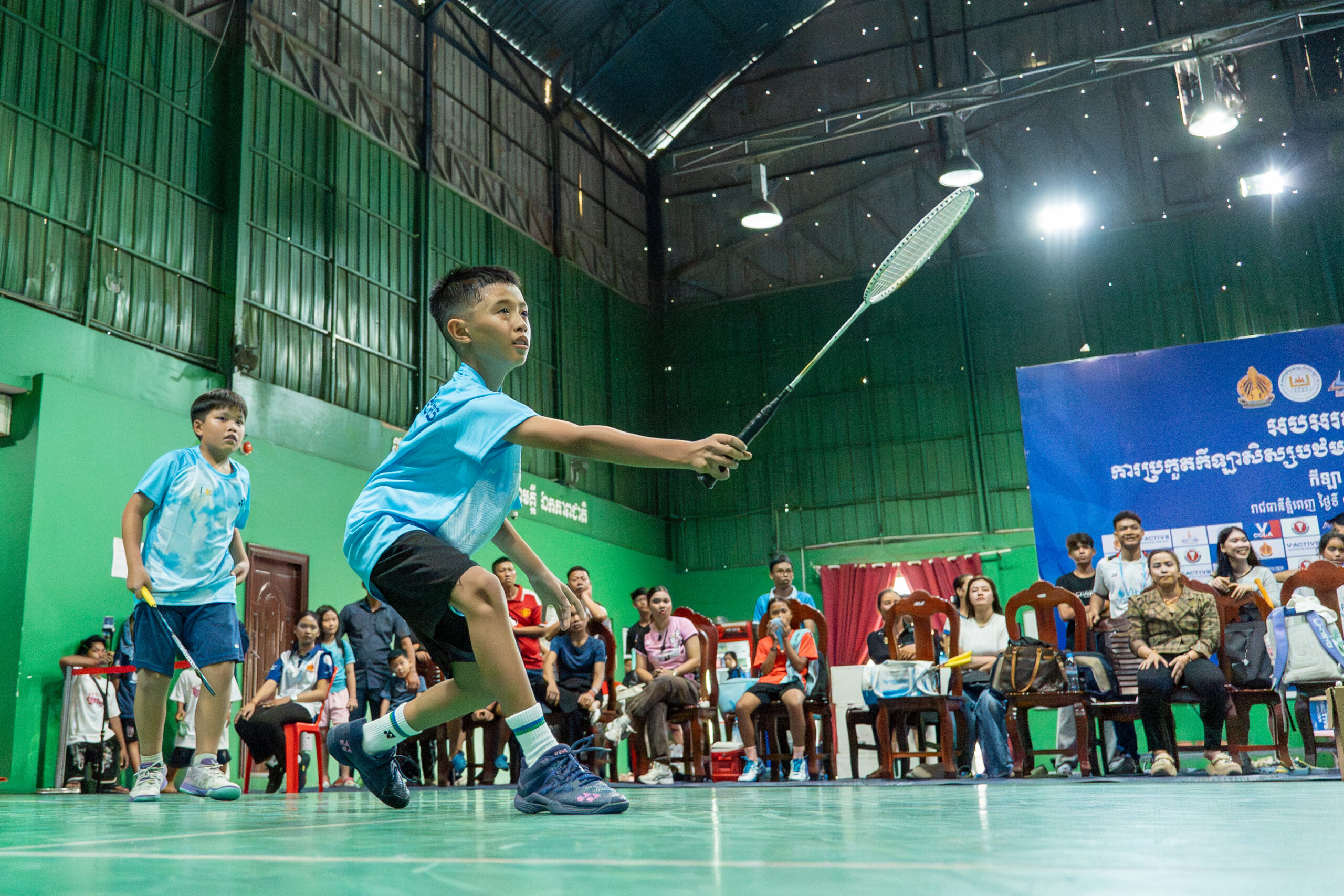 ឃើញម្នាក់ឈរមុខ ម្នាក់ឈរនៅក្រោយក្នុងកីឡាវាយសីវិញ្ញាសាគូ តើមានតួនាទីខុសគ្នាបែបណា?