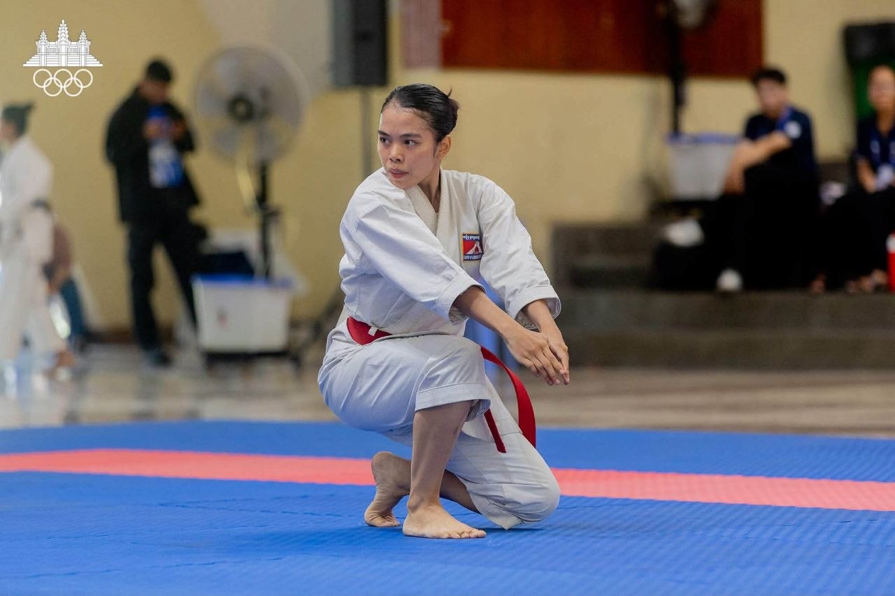 កីឡាការិនីការ៉ាតេឆ្នើម លី ស៊ូអ៊ីង លើកទឹកចិត្តនារីៗឆ្លៀតហាត់ក្បាច់គុនដើម្បីបានសុខភាពល្អ និងចេះការពារខ្លួនផង